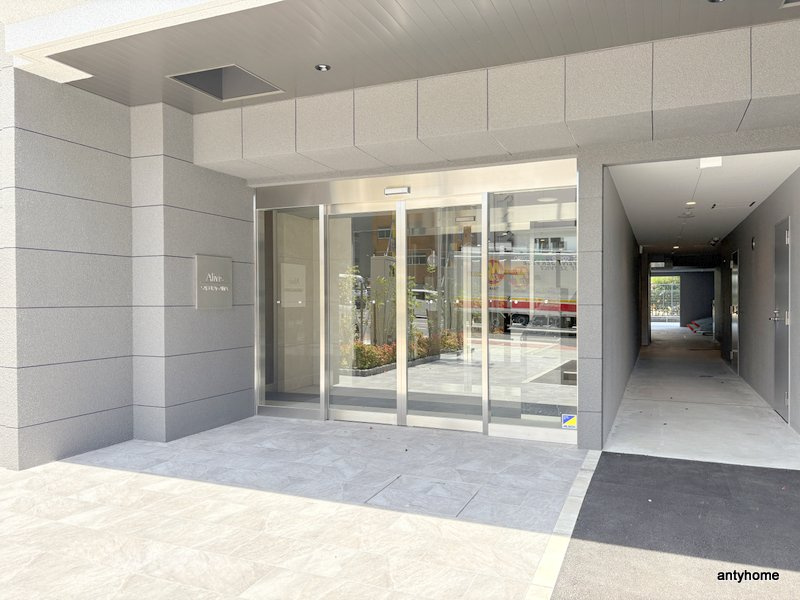 Alivis桜川　仲介手数料無料のエントランス
