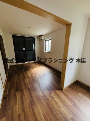 仲介手数料0円！エーデルワイスの居間・リビング