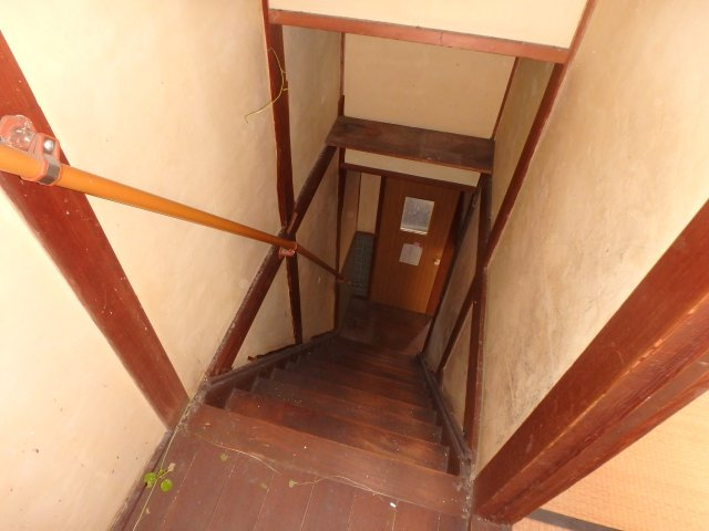 3軒長屋の借家の内装