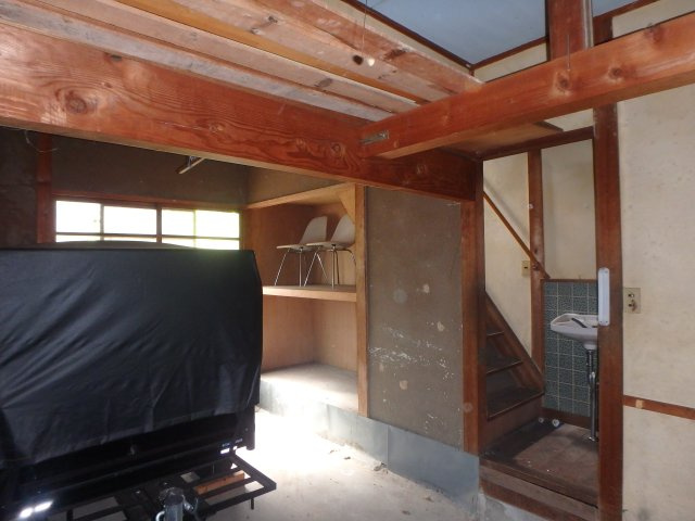3軒長屋の借家の内装