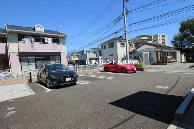 グレイス・ヒルズの駐車場