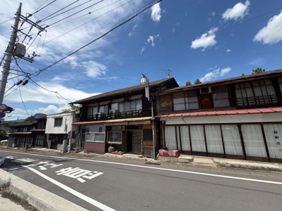 【前面道路含む現地写真】 | 安中市松井田町松井田　店舗兼住居　