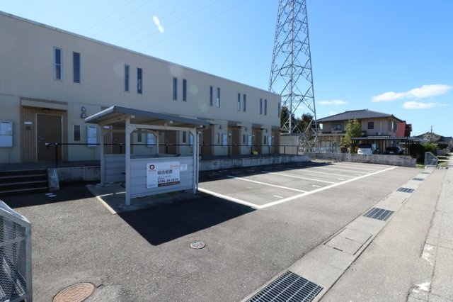 ＵＦキューブ井波の駐車場