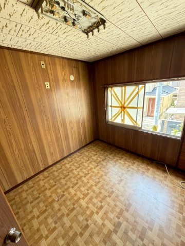 緑ヶ丘中町　戸建の洋室