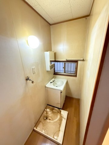 緑ヶ丘中町　戸建の洗面所