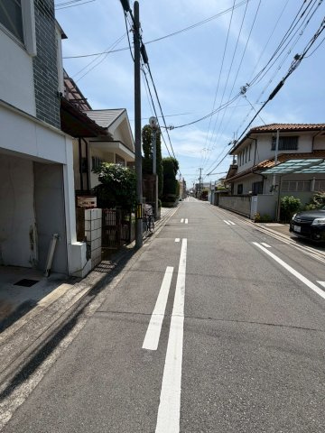 緑ヶ丘中町　戸建の前面道路含む現地写真