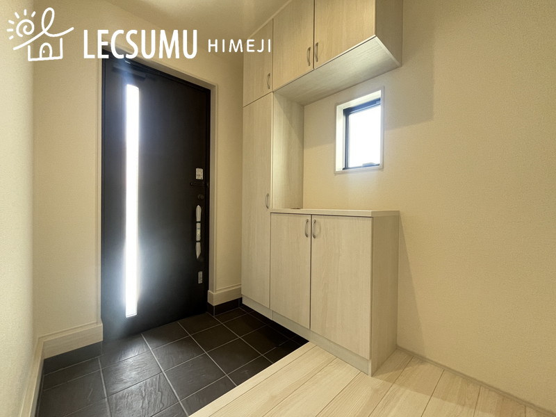 赤穂市片浜町3期/新築戸建の玄関