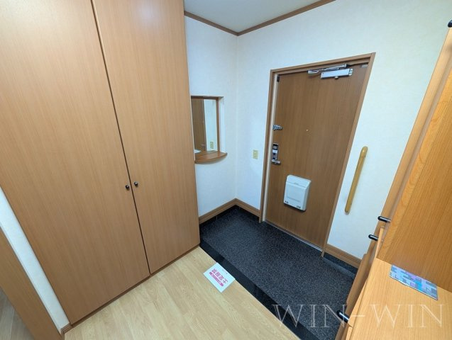 スターガーデン新栄の玄関