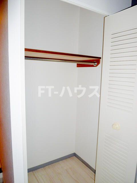 ペティパレス薬園台　４１０号室の収納