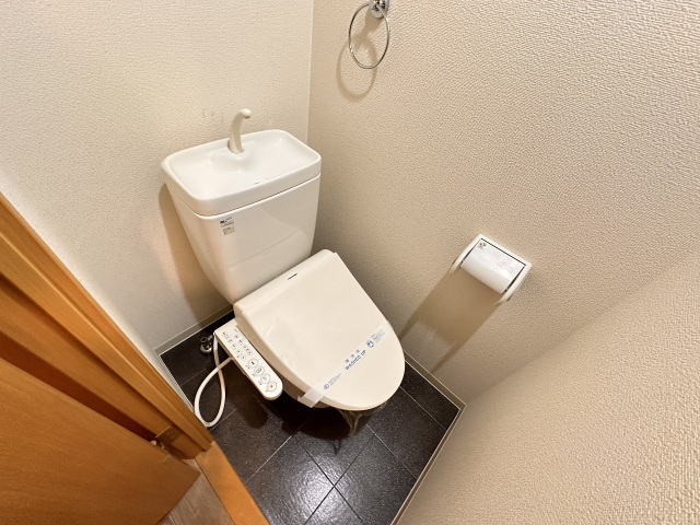 ウインドー金屋町のトイレ|落ち着いた色調のトイレです