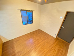 【洋室】 | ※角部屋の写真となります。