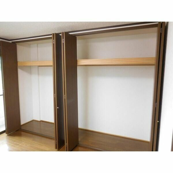 蕨市中央３丁目の賃貸マンションの収納