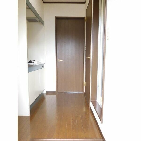 蕨市中央３丁目の賃貸マンションの玄関