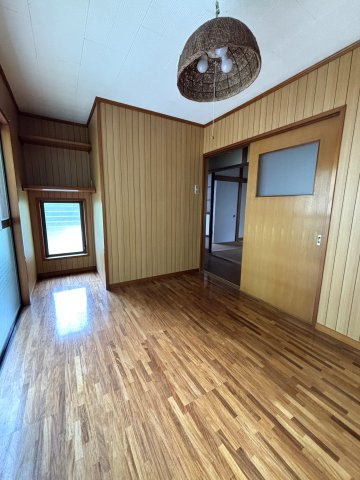伊東港まで約400m　大型5DKの戸建ての洋室|２階洋室