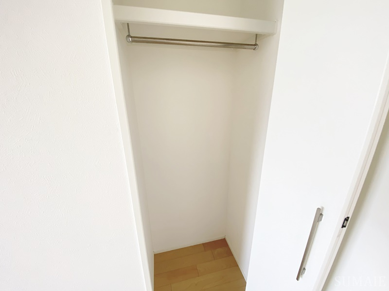 ウィンレックス北小岩の収納|4.9帖洋室のクローゼット☆