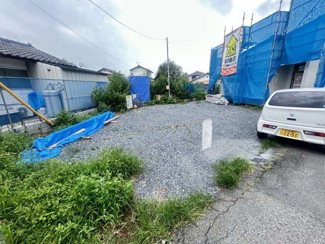 新築　前橋市駒形町1区画の駐車場|現地写真　駐車スペースは建物東側に並列2台可能！