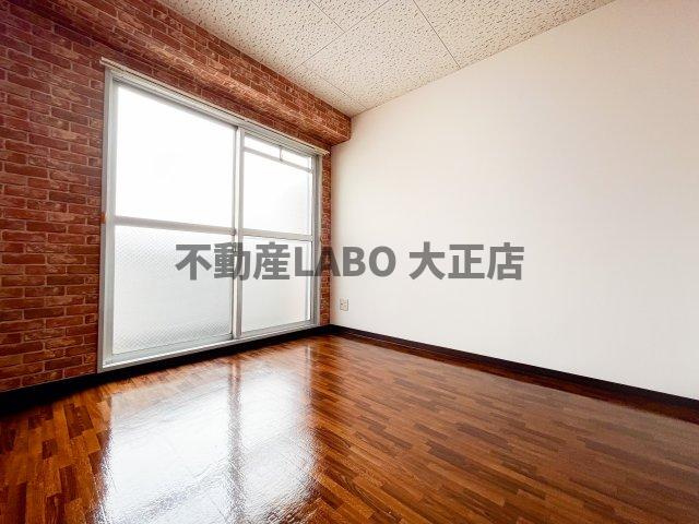 LakiaMaison弁天町の居間・リビング