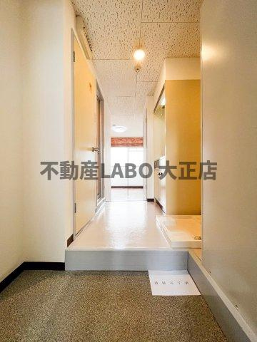 LakiaMaison弁天町の玄関
