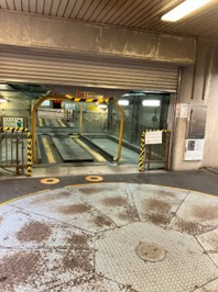 OSAKAMETORO心斎橋ビル（旧：郵政福祉心斎橋ビル）の駐車場