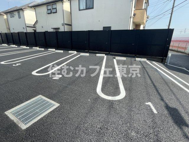 立川市栄町２丁目のアパートの駐車場
