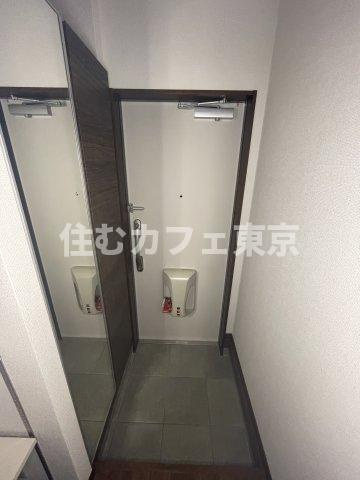 立川市栄町２丁目のアパートの玄関