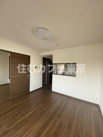立川市栄町２丁目のアパートの居間・リビング