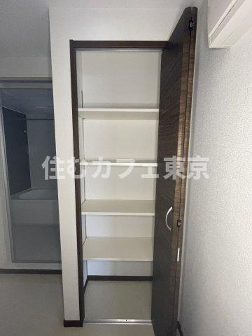 立川市栄町２丁目のアパートの収納|洗面所の収納です