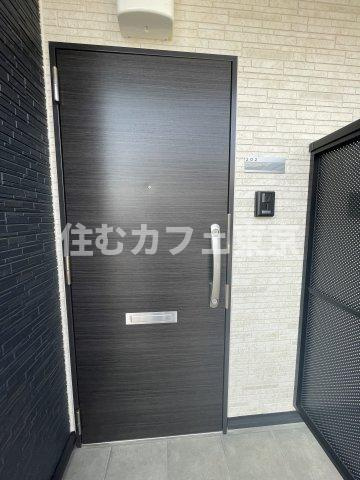 立川市栄町２丁目のアパートの玄関