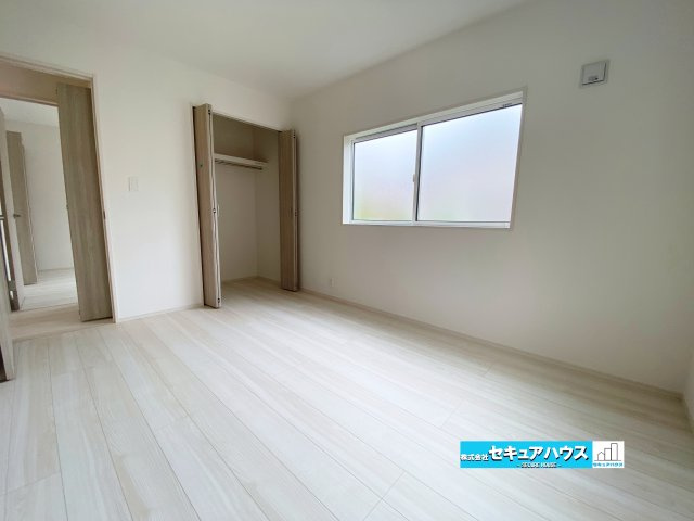 【今からご案内可能】知多郡東浦町藤江字三丁　全3棟の洋室|【洋室】
◆お子様のお部屋や主寝室、来客時の宿泊室、趣味のお部屋としてもご利用いただけます♪