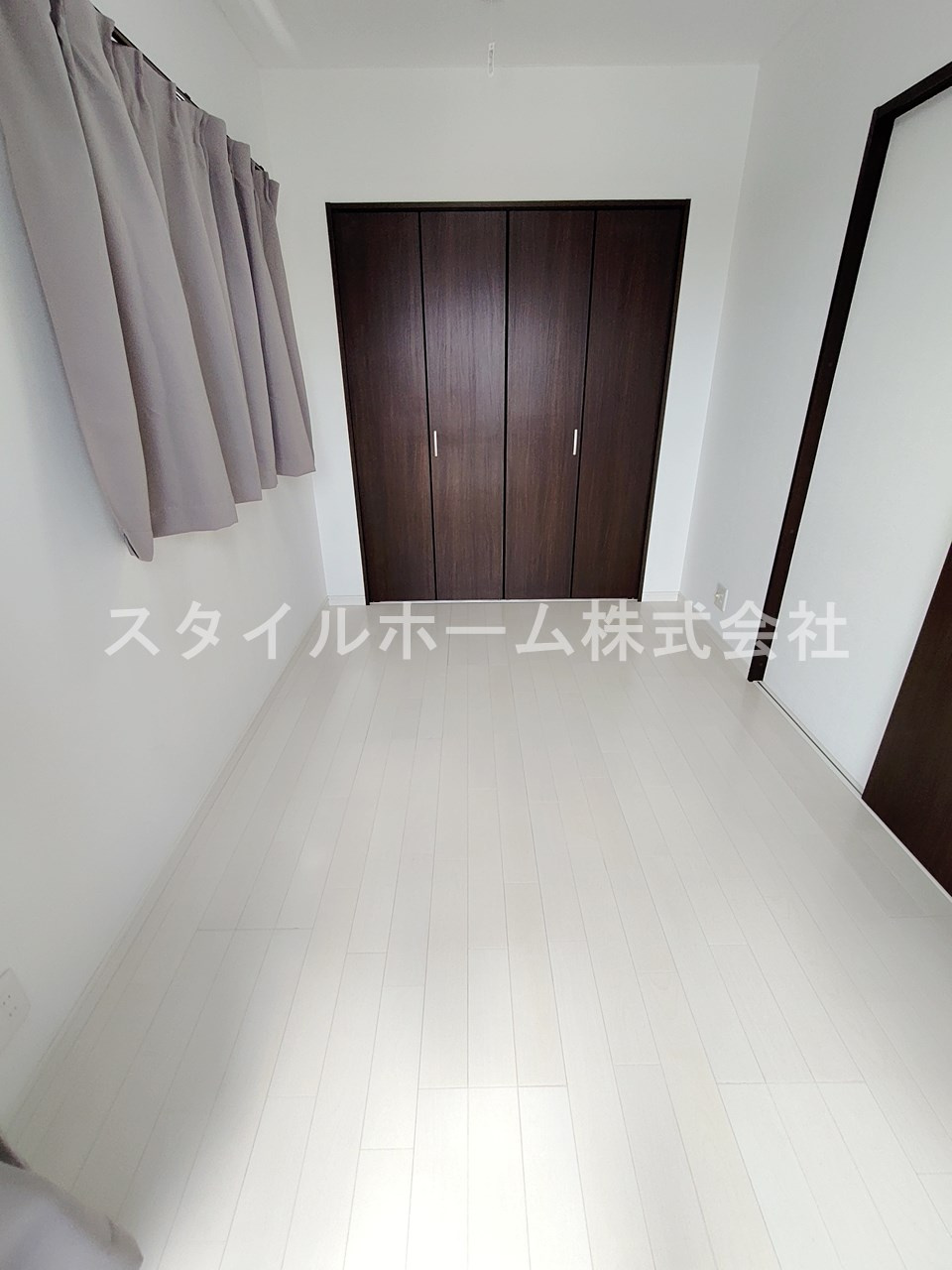ＺＥＥＫの居間・リビング|別部屋写真です。