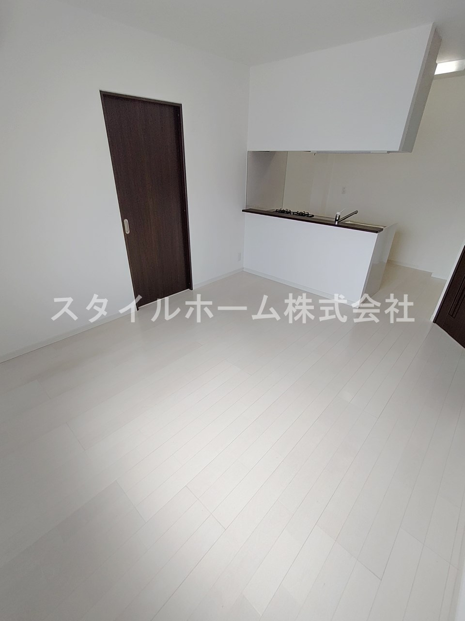 ＺＥＥＫの居間・リビング|別部屋写真です。