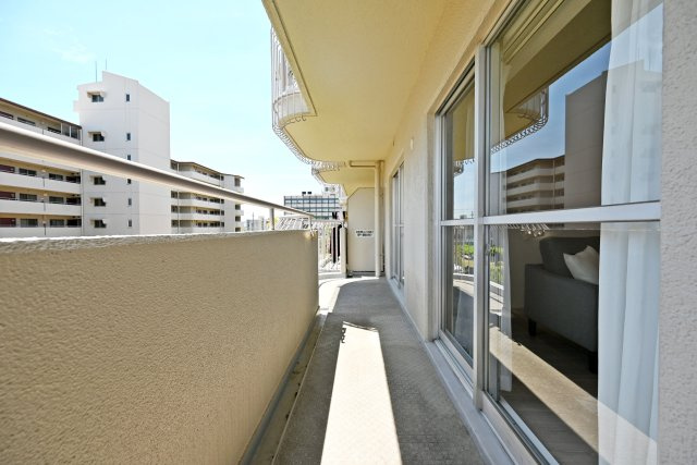 立花グリーンハイツ四号棟のバルコニー|心地よい風と光を感じながら過ごせる癒しの空間◎