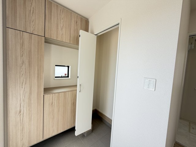 西原町与那城（全2棟）ラストB号棟の玄関|※同仕様写真です