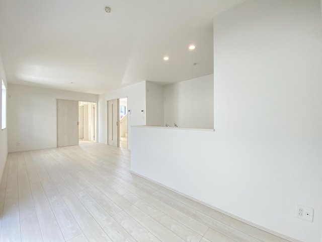 西原町与那城（全2棟）ラストB号棟の居間・リビング|※同仕様写真です