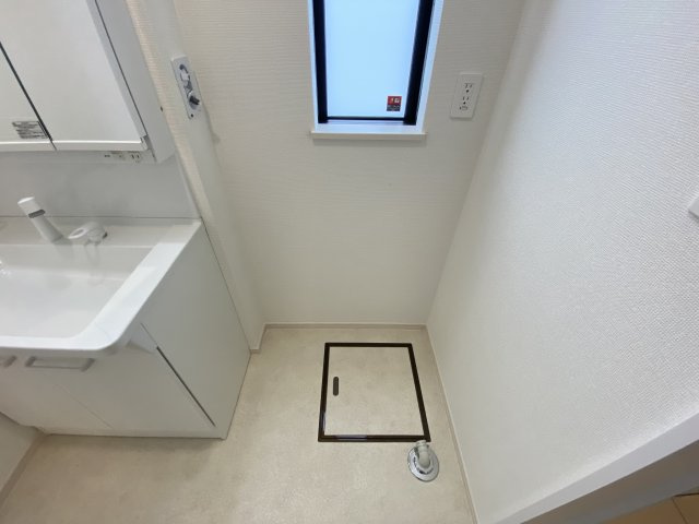 西原町与那城（全2棟）ラストB号棟のランドリースペース|※同仕様写真です