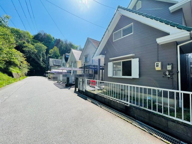 豊田市花沢町の前面道路含む現地写真