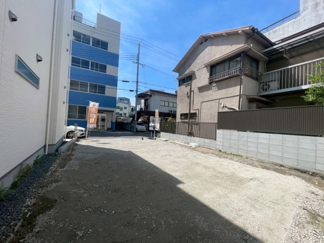 【前面道路含む現地写真】の画像