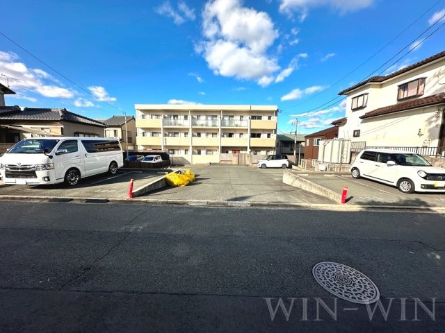 カーサハナブサの駐車場