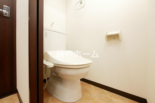 フレンシアノイエ難波南のトイレ|落ち着いた色調のトイレです