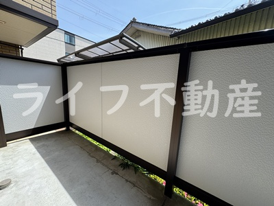 クローバー友井のバルコニー|バルコニーからの眺めを楽しみながら食事をしませんか