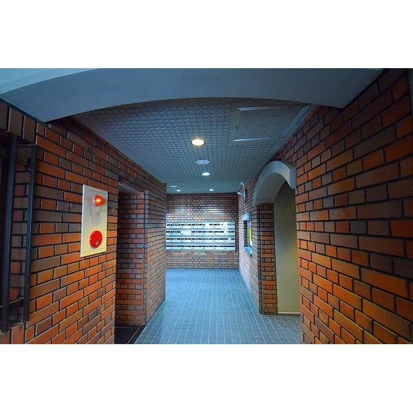 グランドメゾン緑地公園のエントランス
