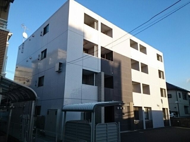 クレドール・イサム