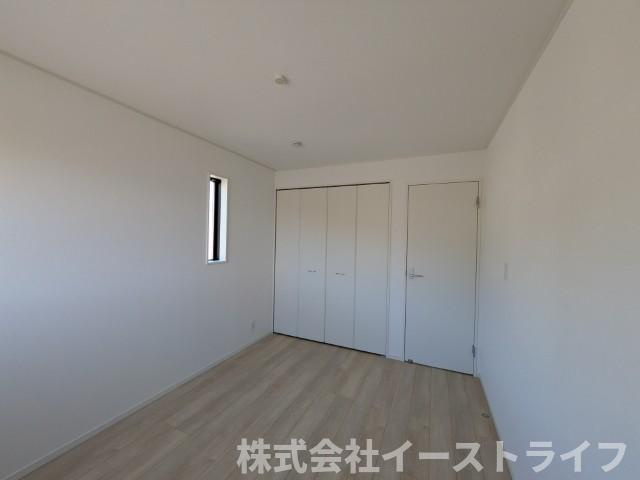 【新築戸建】　いわき市小名浜下神白第3の子供部屋|1号棟写真　家具などのインテリアともマッチしておしゃれ感が出しやすく、身の回りの整理がしやすいのも洋室の魅力です◎