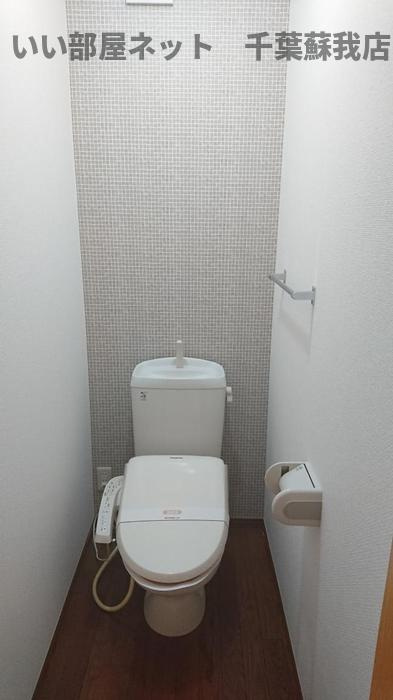 ラークヴィラ・トバリのトイレ|落ち着いた色調のトイレです