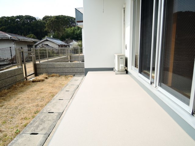 高槻市古曽部町１丁目の賃貸マンションのバルコニー