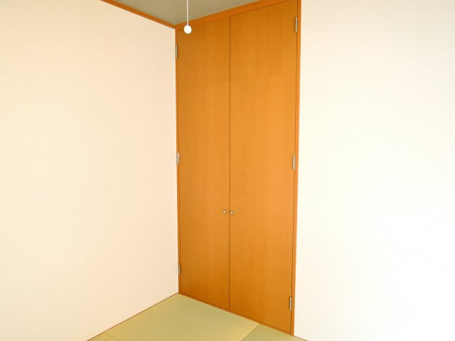 高槻市古曽部町１丁目の賃貸マンションの収納