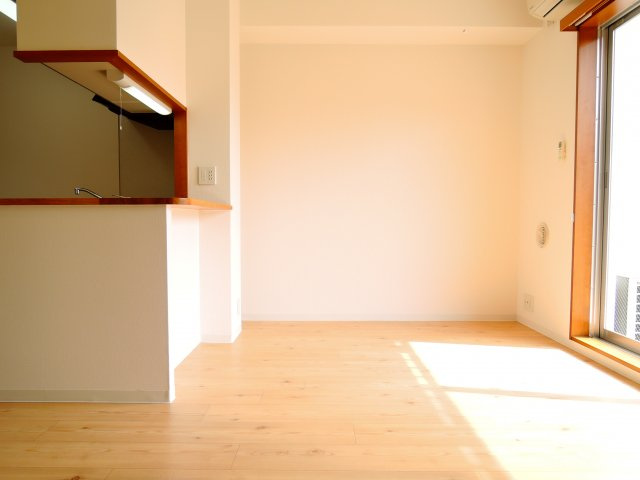 高槻市古曽部町１丁目の賃貸マンションの洋室