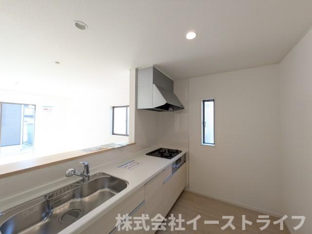 【新築戸建】　いわき市平第21　全2棟のキッチン|1号棟写真　お掃除がしやすいのもシステムキッチンの魅力です(^^)/