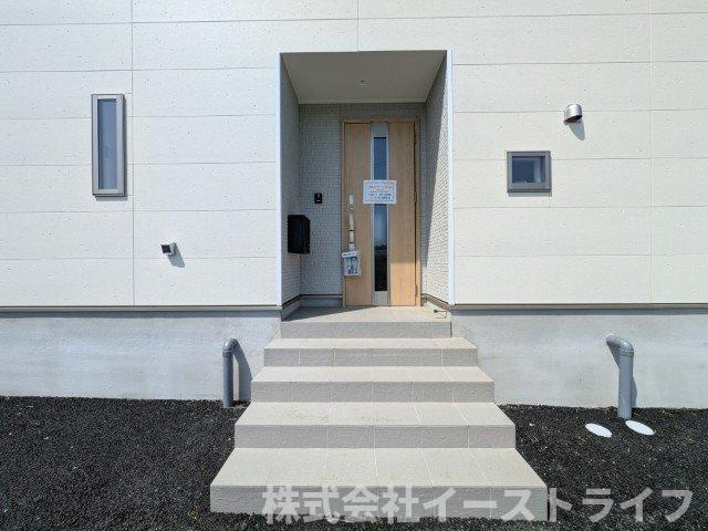 【新築戸建】　いわき市平第21　全2棟の玄関|1号棟写真　玄関ポーチもある落ち着いた玄関です