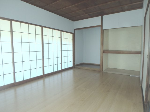 平田宇野貸家(平屋)の洋室